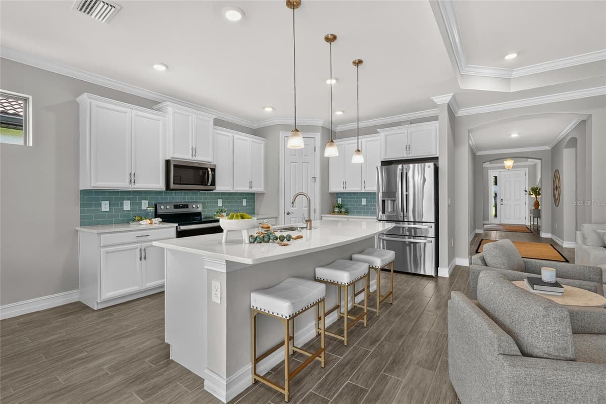 696 RAVELLO BOULEVARD — photo 4 of 87