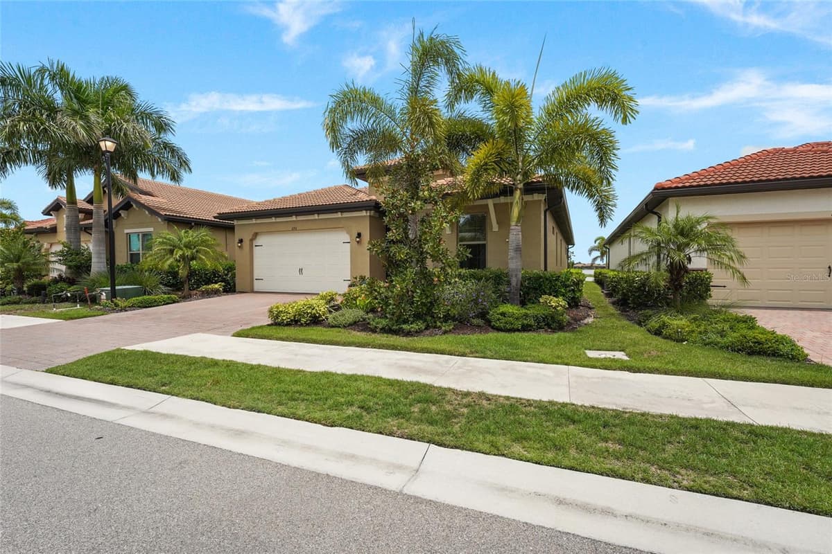 696 RAVELLO BOULEVARD — photo 15 of 87