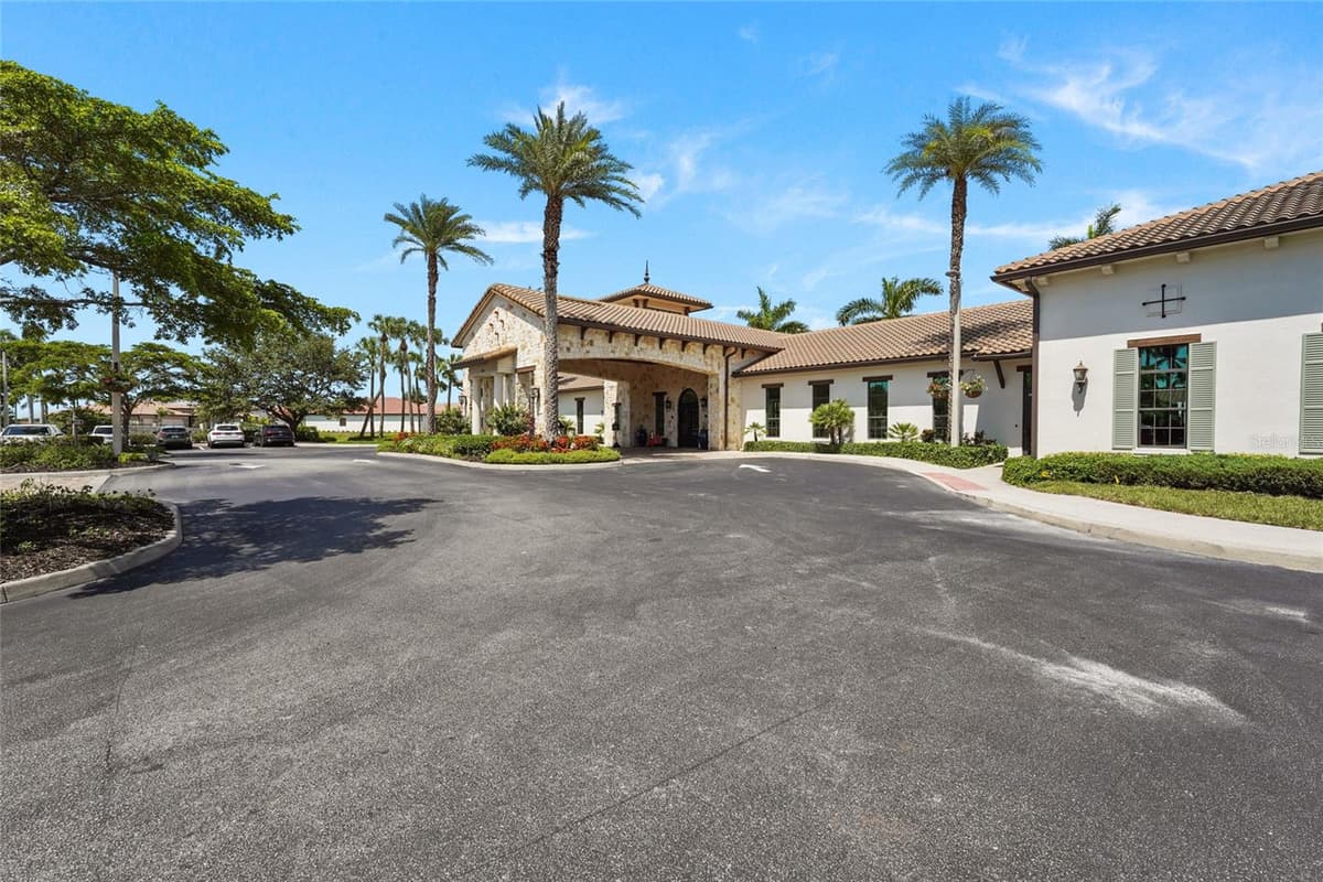 696 RAVELLO BOULEVARD — photo 76 of 87