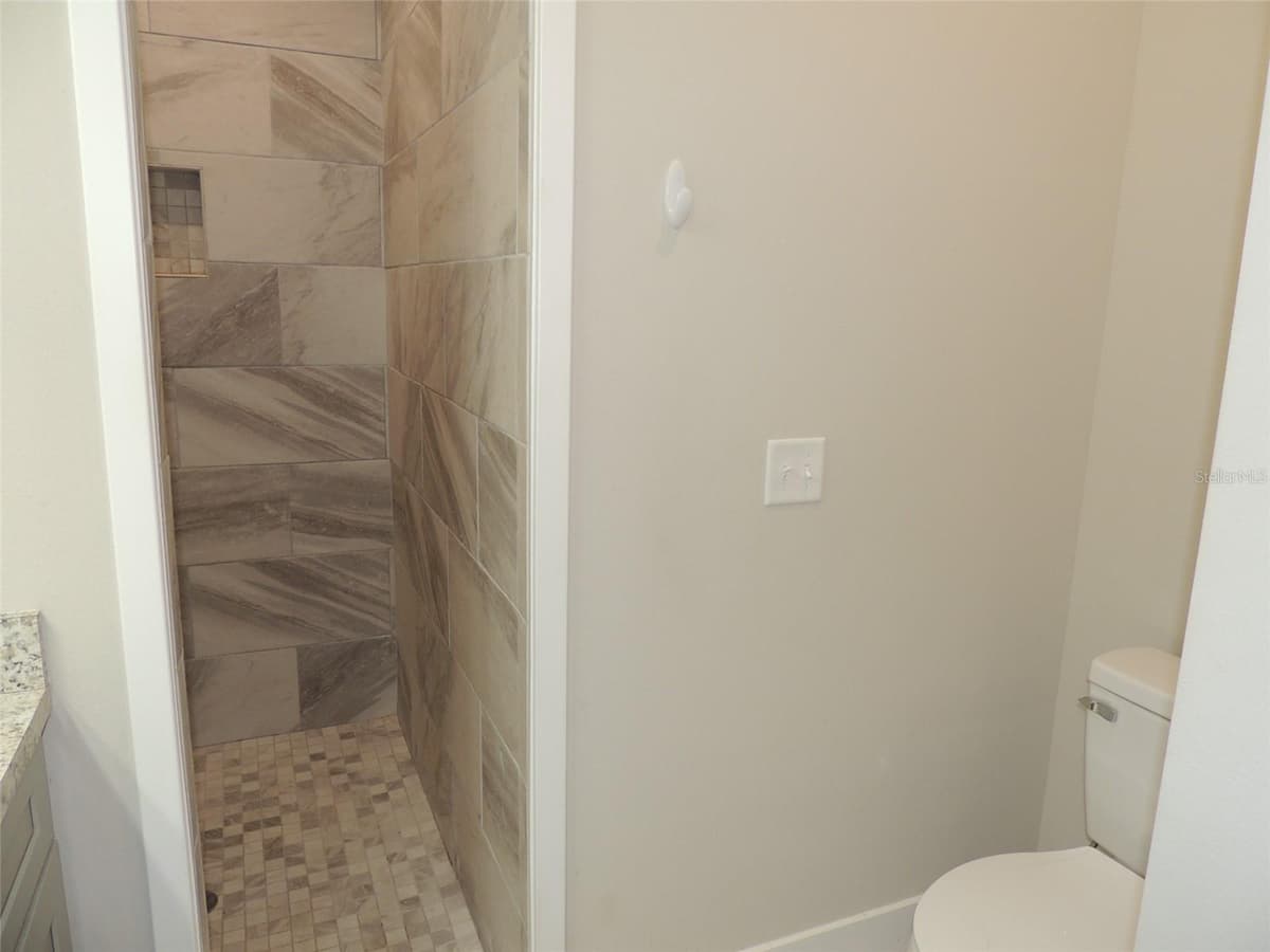 7439 78TH PLACE — photo 31 of 38