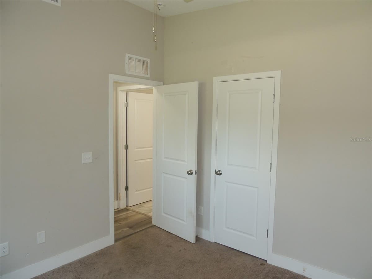 7439 78TH PLACE — photo 34 of 38