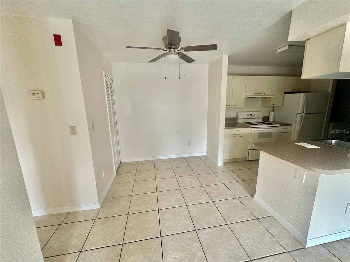 2550 ALAFAYA TRAIL — photo 6 of 18