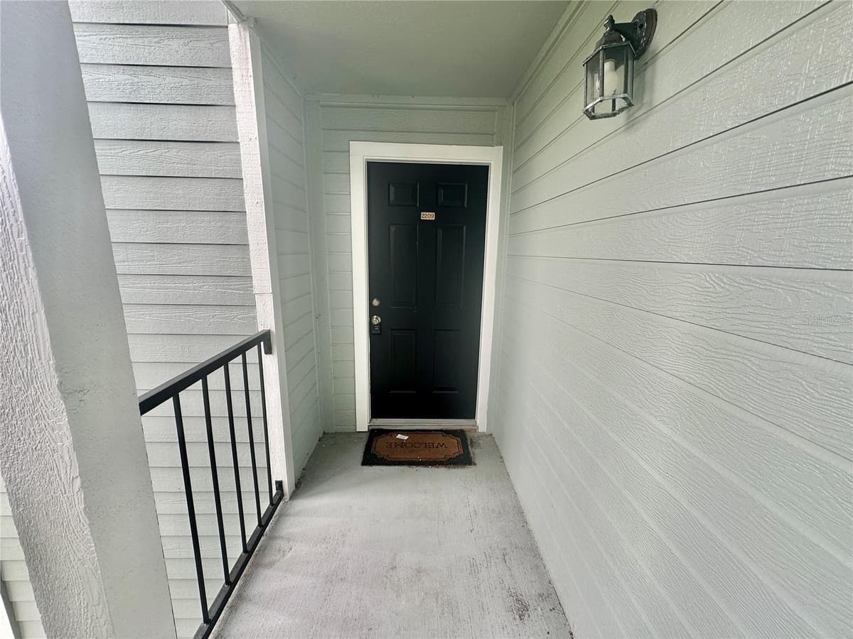 2550 ALAFAYA TRAIL — photo 3 of 18