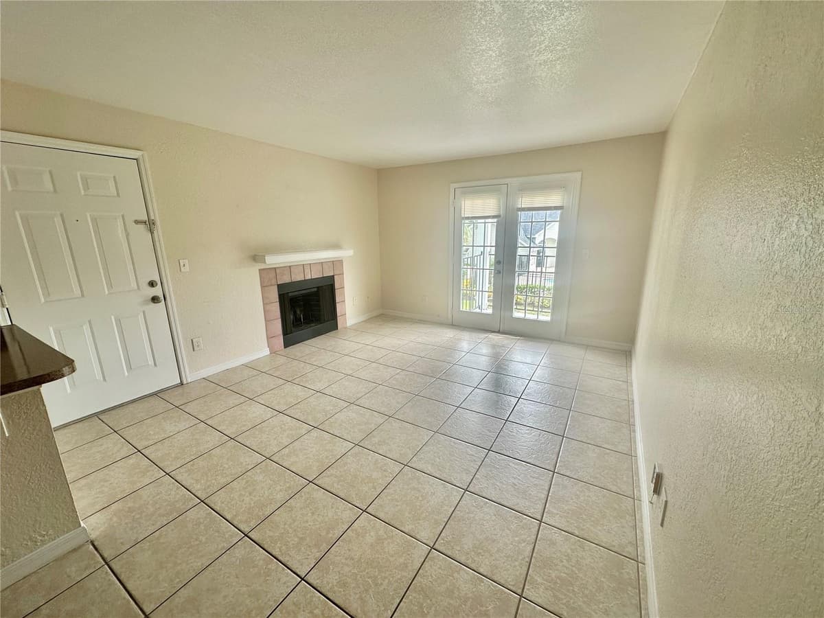 2550 ALAFAYA TRAIL — photo 5 of 18