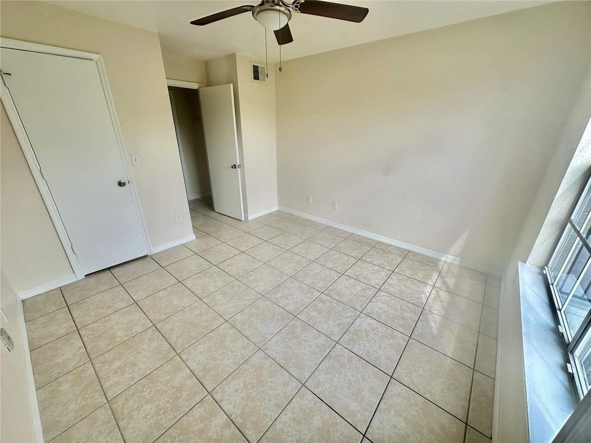 2550 ALAFAYA TRAIL — photo 11 of 18