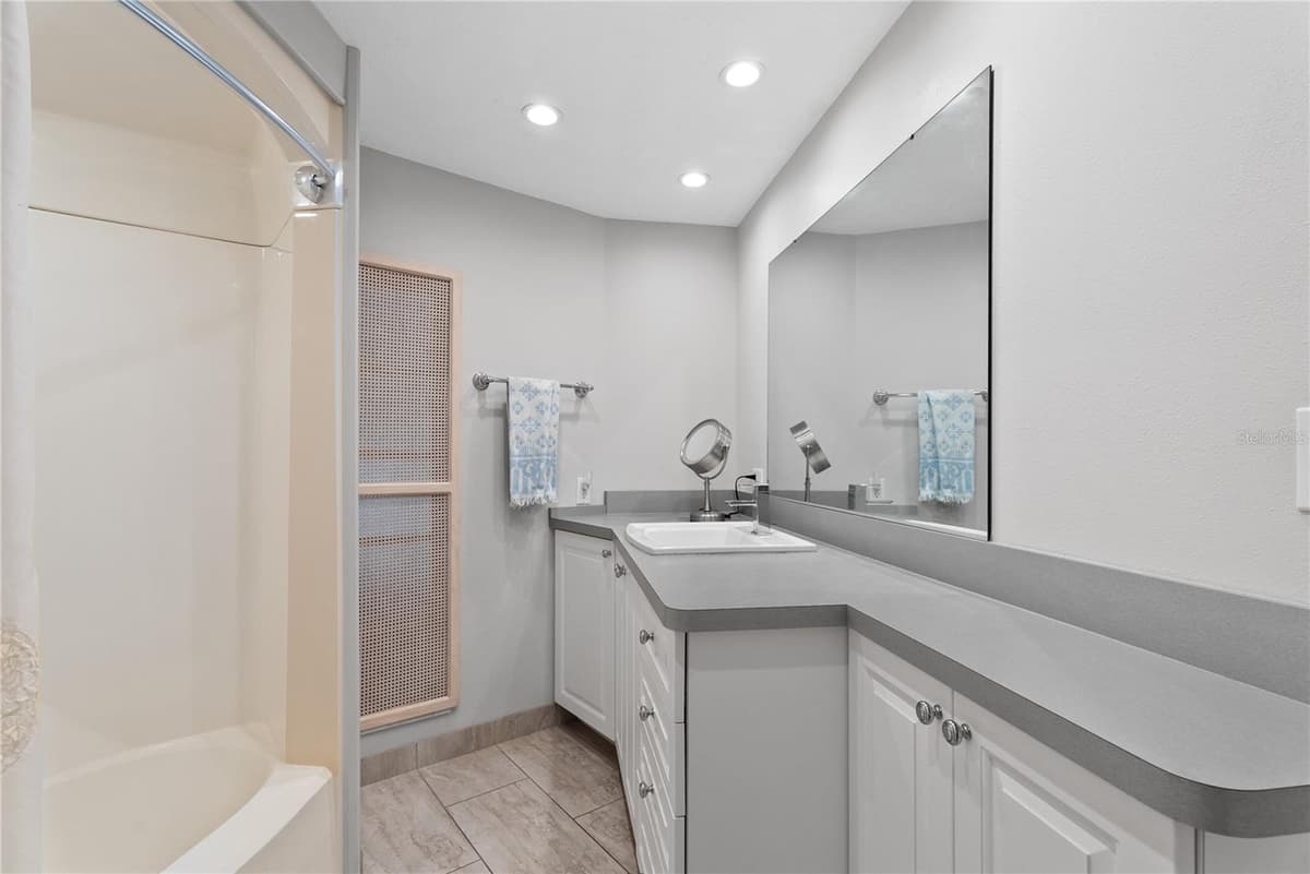 808 53RD AVENUE — photo 18 of 32