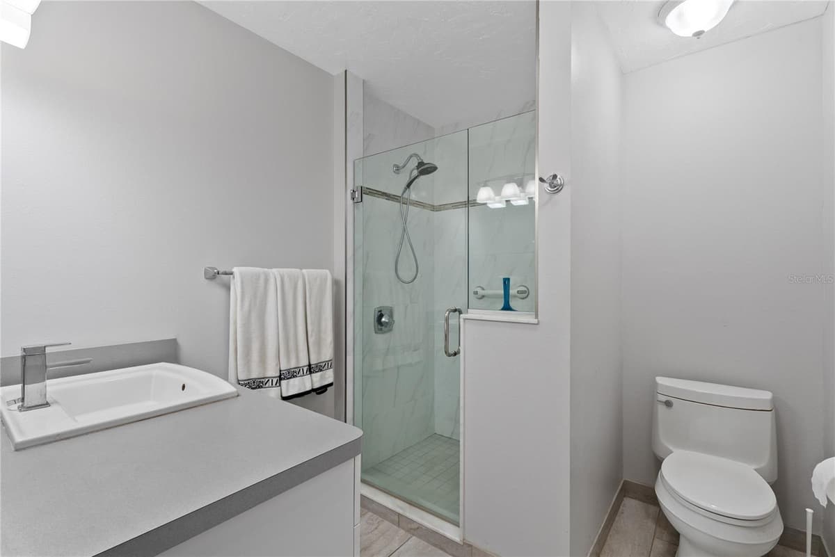 808 53RD AVENUE — photo 16 of 32
