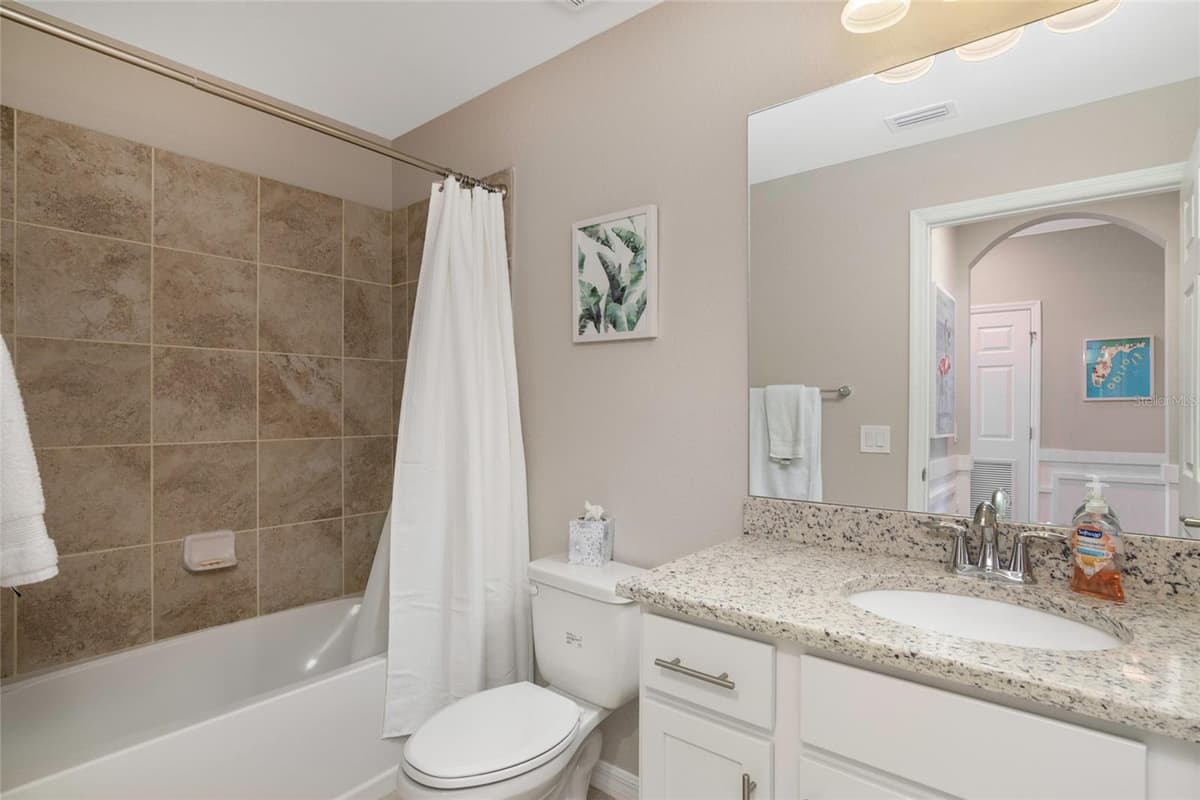 14051 HERITAGE LANDING BOULEVARD — photo 7 of 40