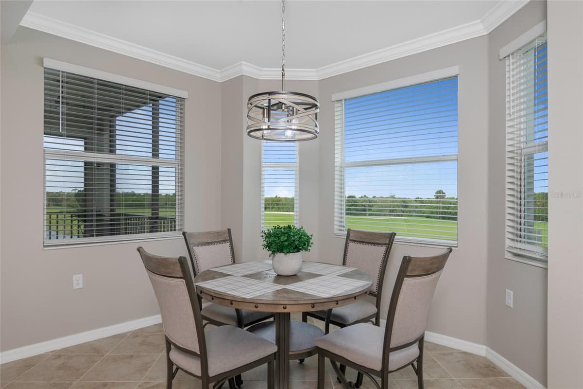 14051 HERITAGE LANDING BOULEVARD — photo 13 of 40