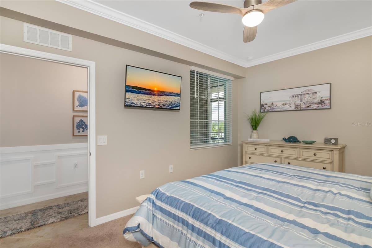 14051 HERITAGE LANDING BOULEVARD — photo 4 of 40