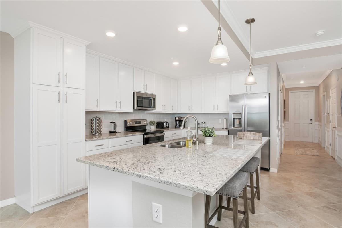 14051 HERITAGE LANDING BOULEVARD — photo 16 of 40