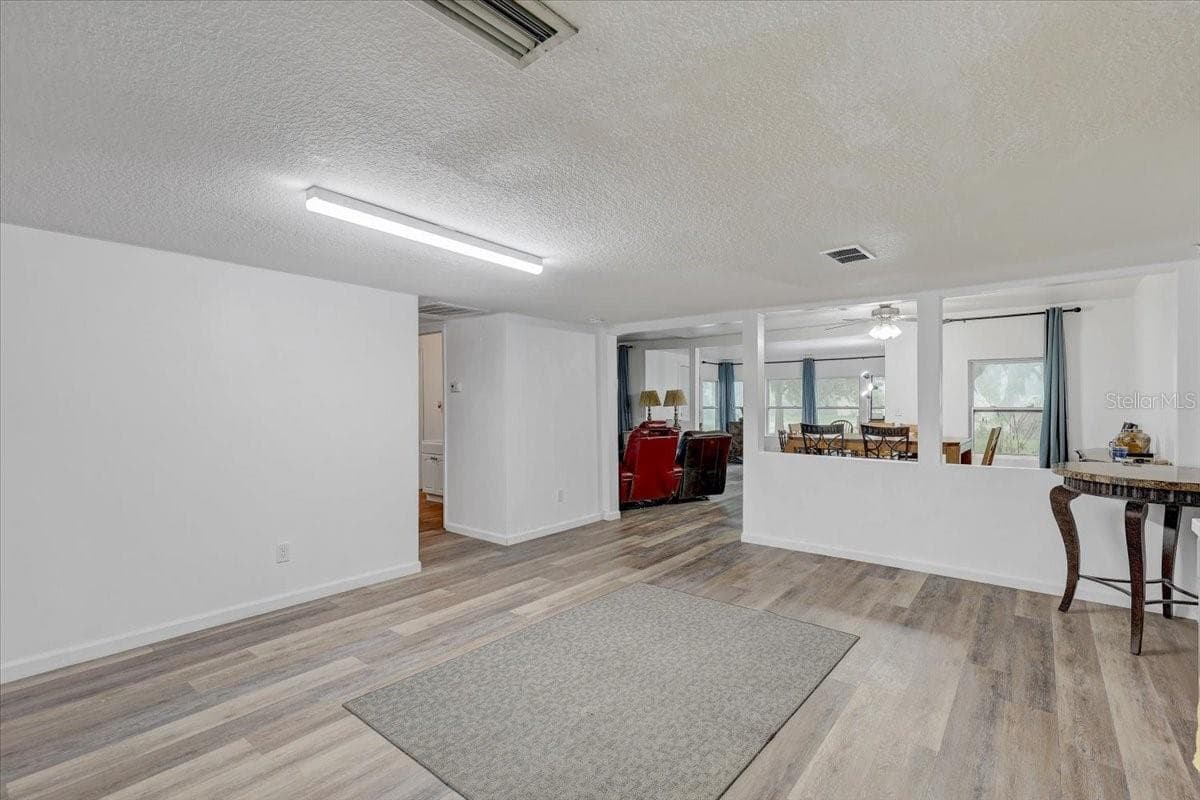 2557 K VILLE AVENUE — photo 13 of 45