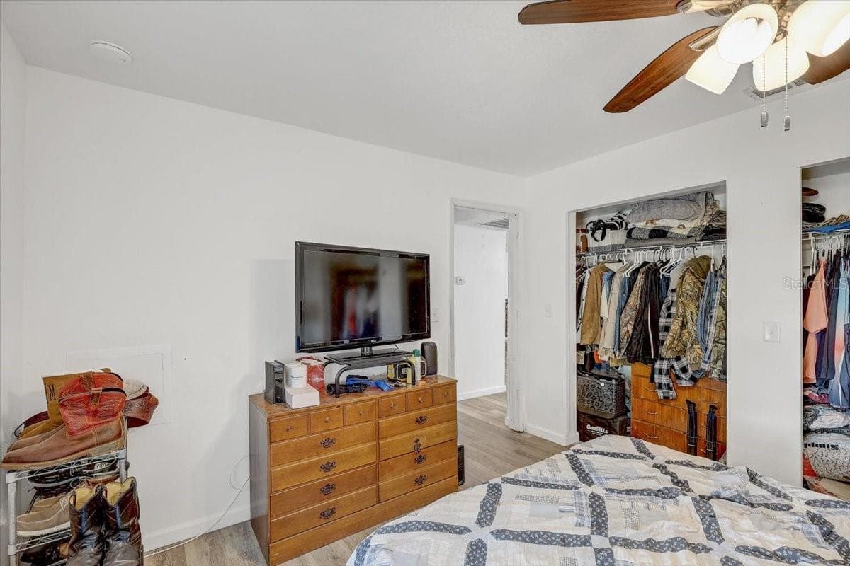2557 K VILLE AVENUE — photo 15 of 45