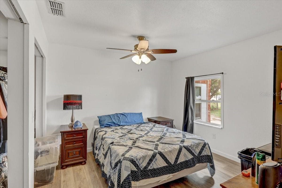 2557 K VILLE AVENUE — photo 14 of 45