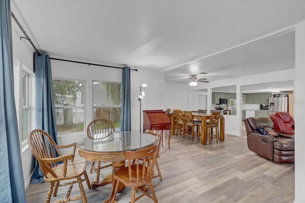 2557 K VILLE AVENUE — photo 3 of 45