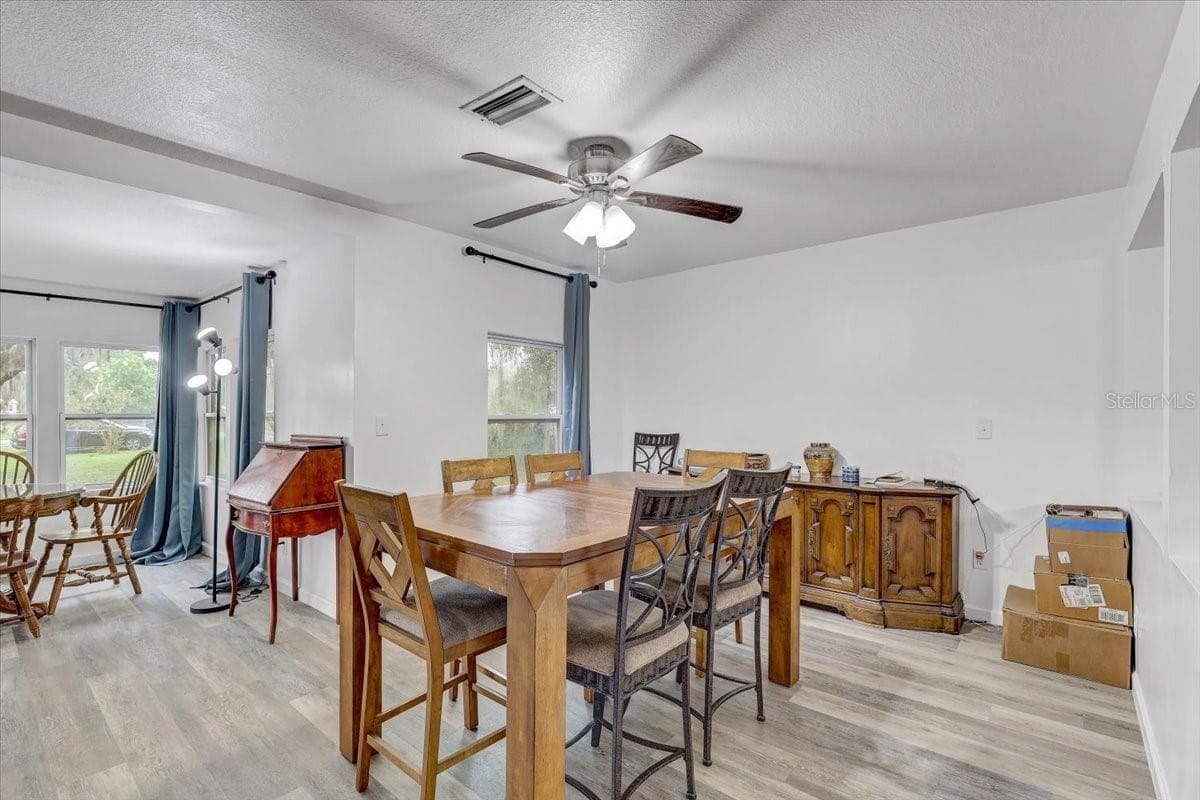 2557 K VILLE AVENUE — photo 7 of 45