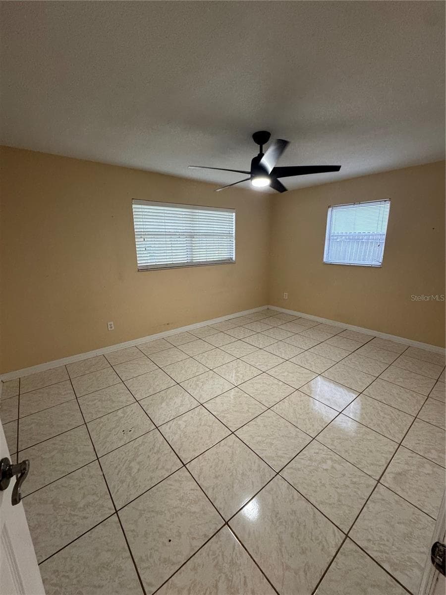 707 PHOENIX AVENUE — photo 10 of 14