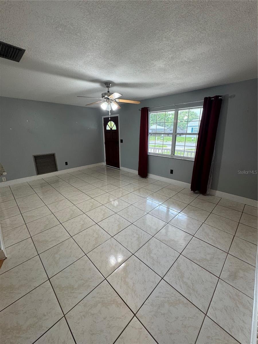 707 PHOENIX AVENUE — photo 6 of 14