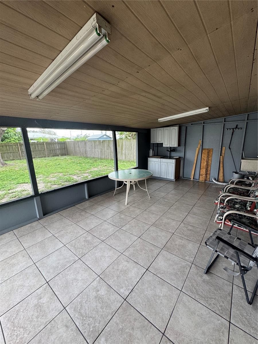707 PHOENIX AVENUE — photo 14 of 14