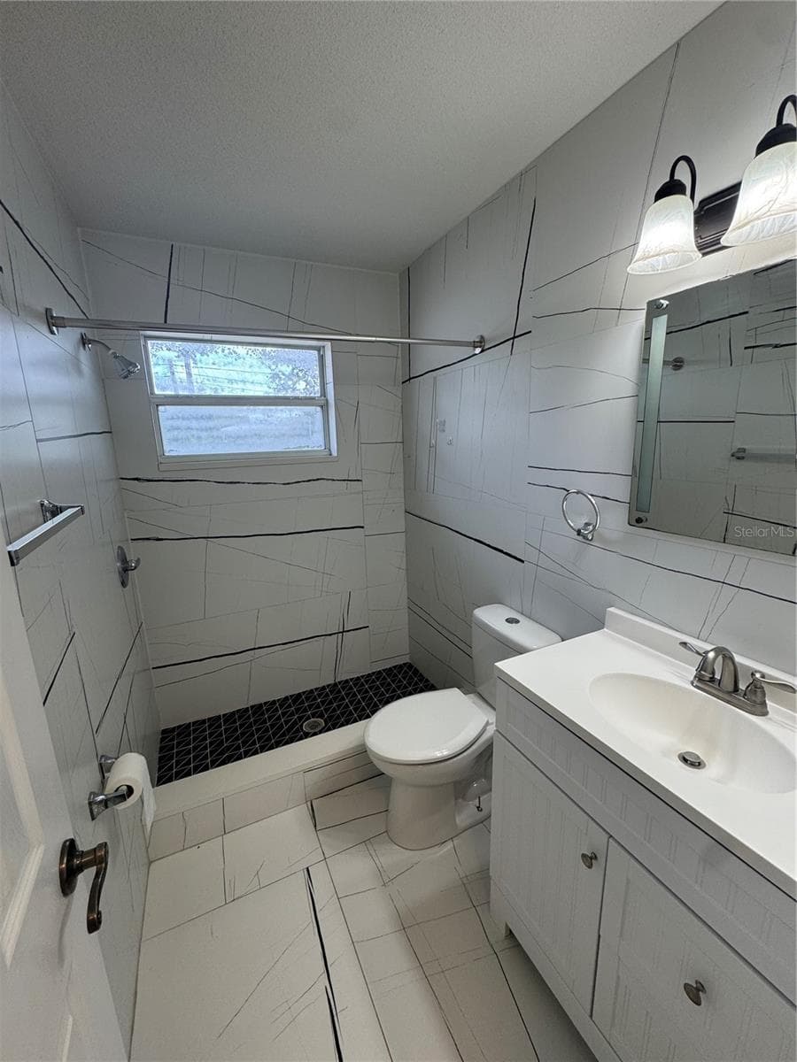 707 PHOENIX AVENUE — photo 8 of 14