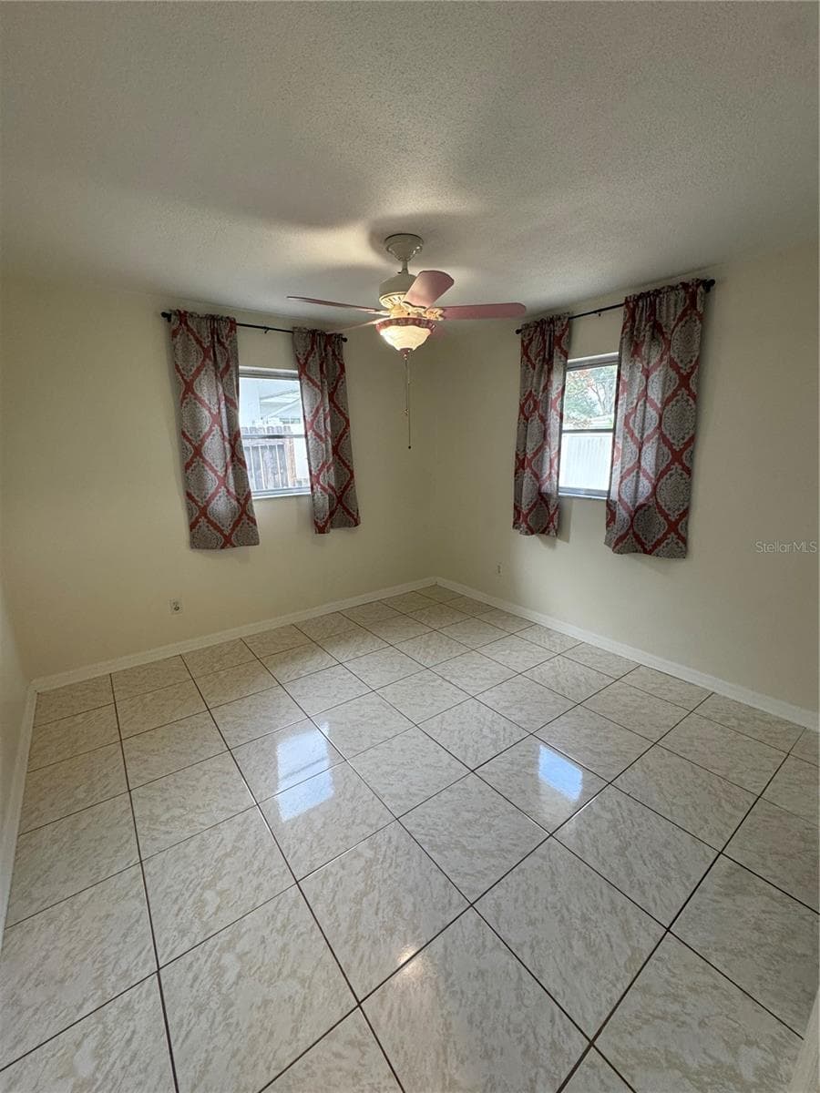 707 PHOENIX AVENUE — photo 11 of 14