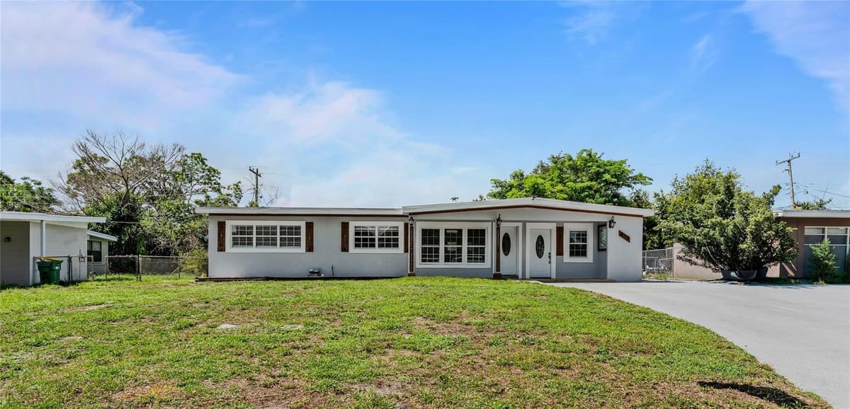 815 HIGHLAND DRIVE — photo 3 of 24