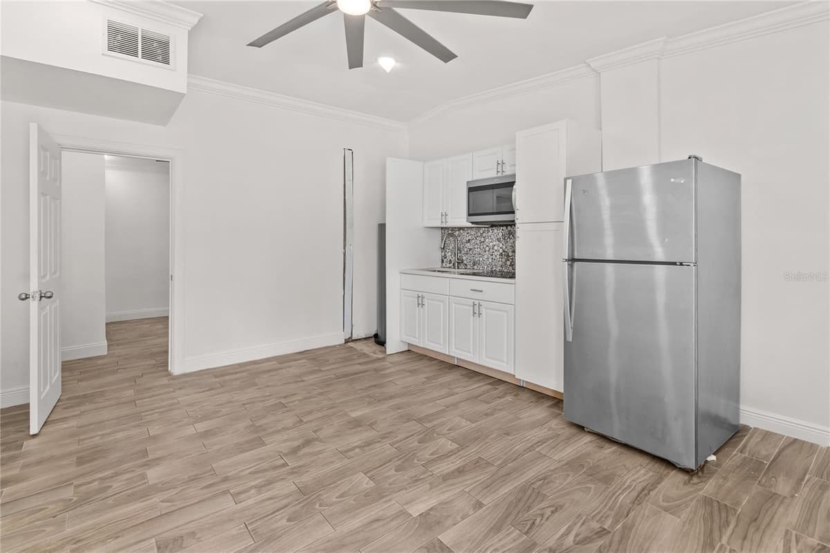 815 HIGHLAND DRIVE — photo 5 of 24