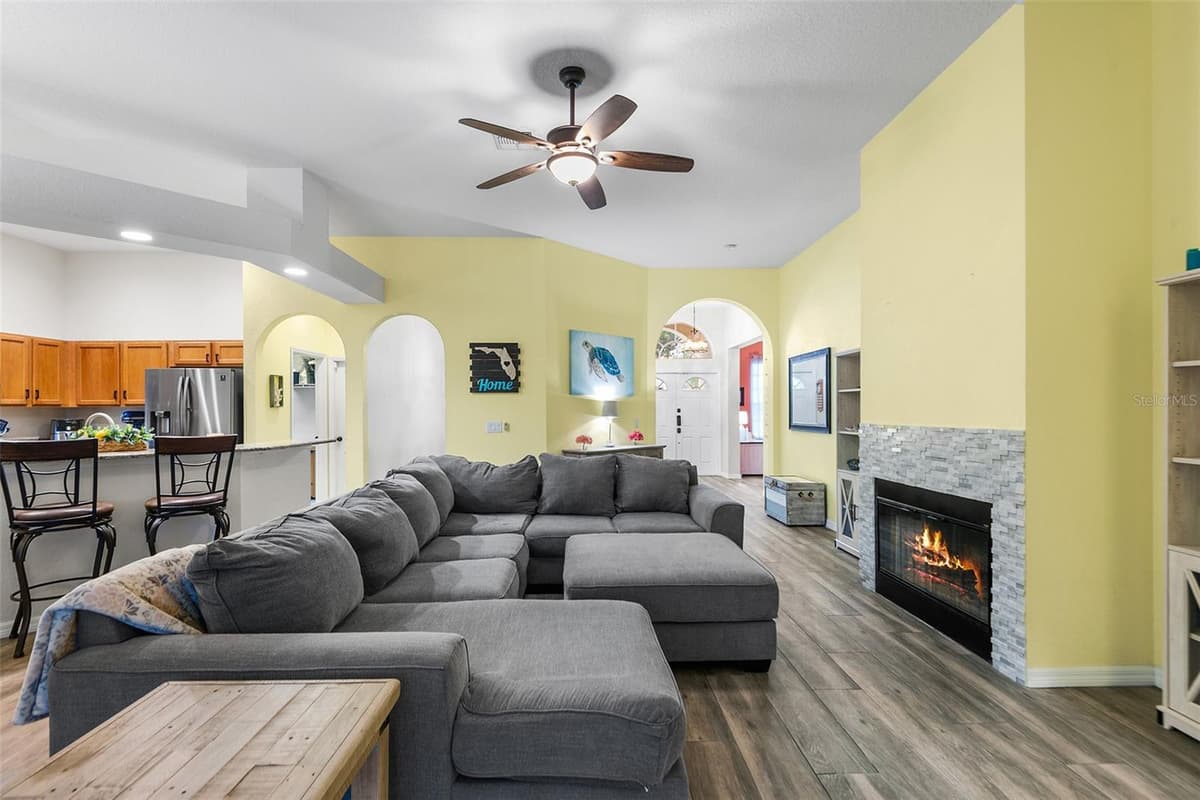 301 BIRKDALE STREET — photo 12 of 43