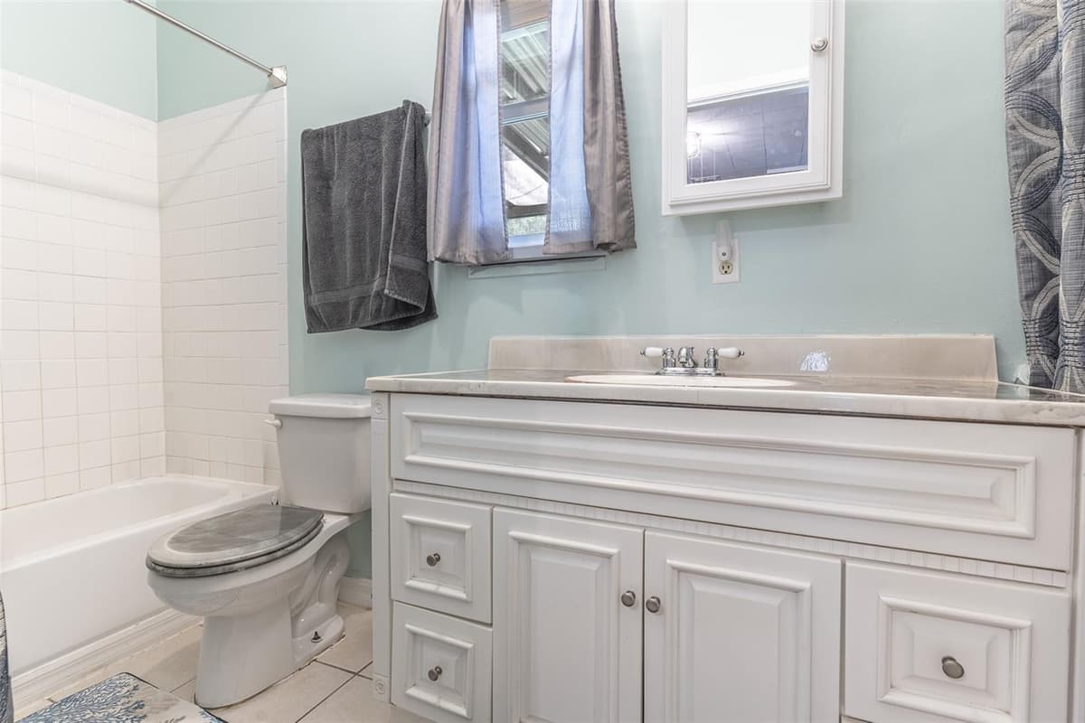 1645 HUNTINGTON STREET — photo 12 of 45