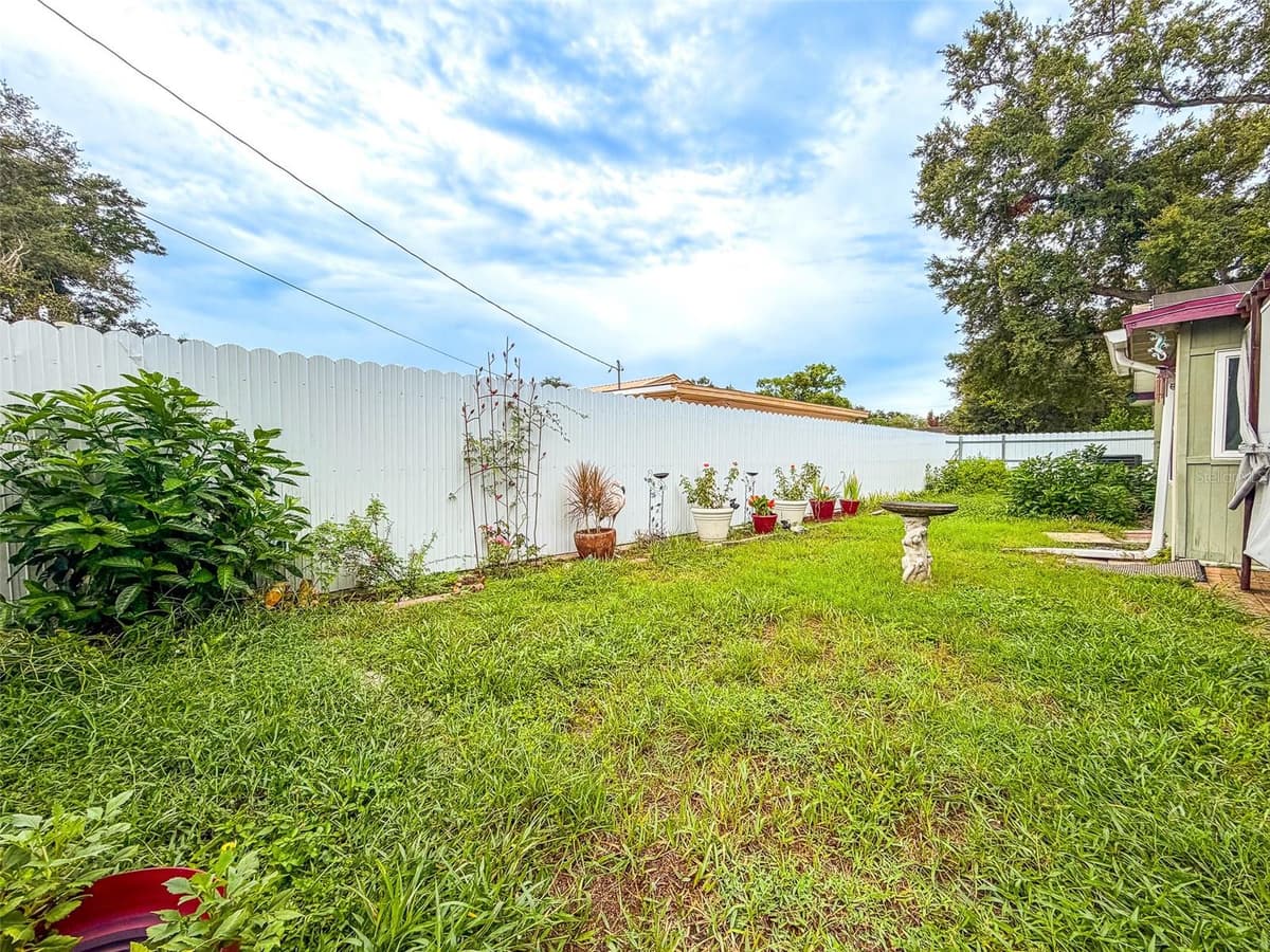 1645 HUNTINGTON STREET — photo 42 of 45