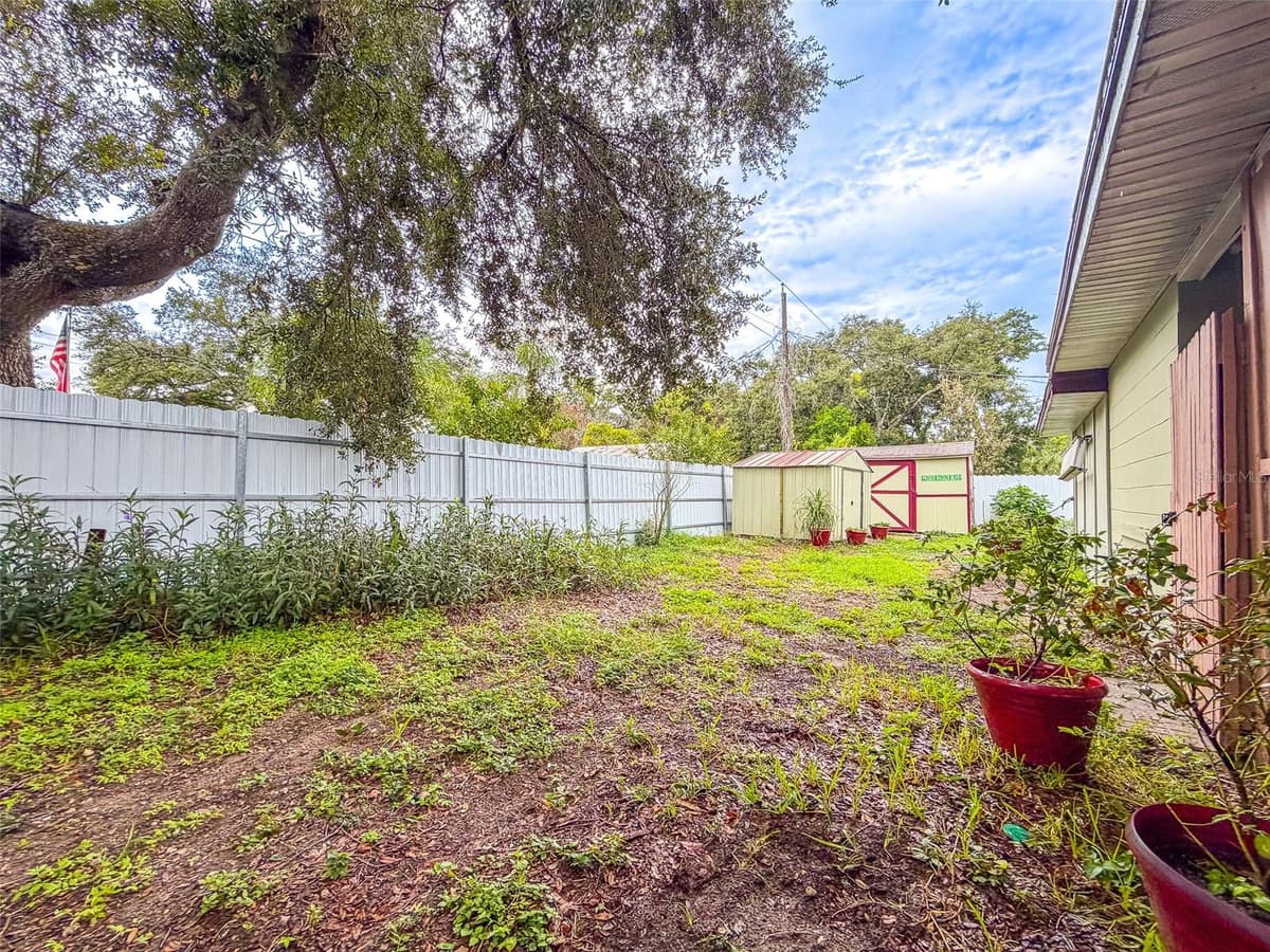 1645 HUNTINGTON STREET — photo 37 of 45