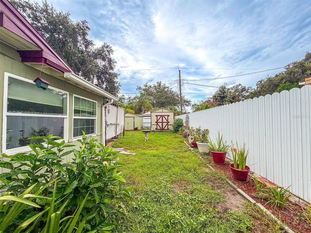 1645 HUNTINGTON STREET — photo 41 of 45