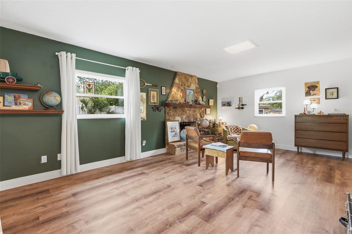 530 FOOTHILL WAY — photo 9 of 40