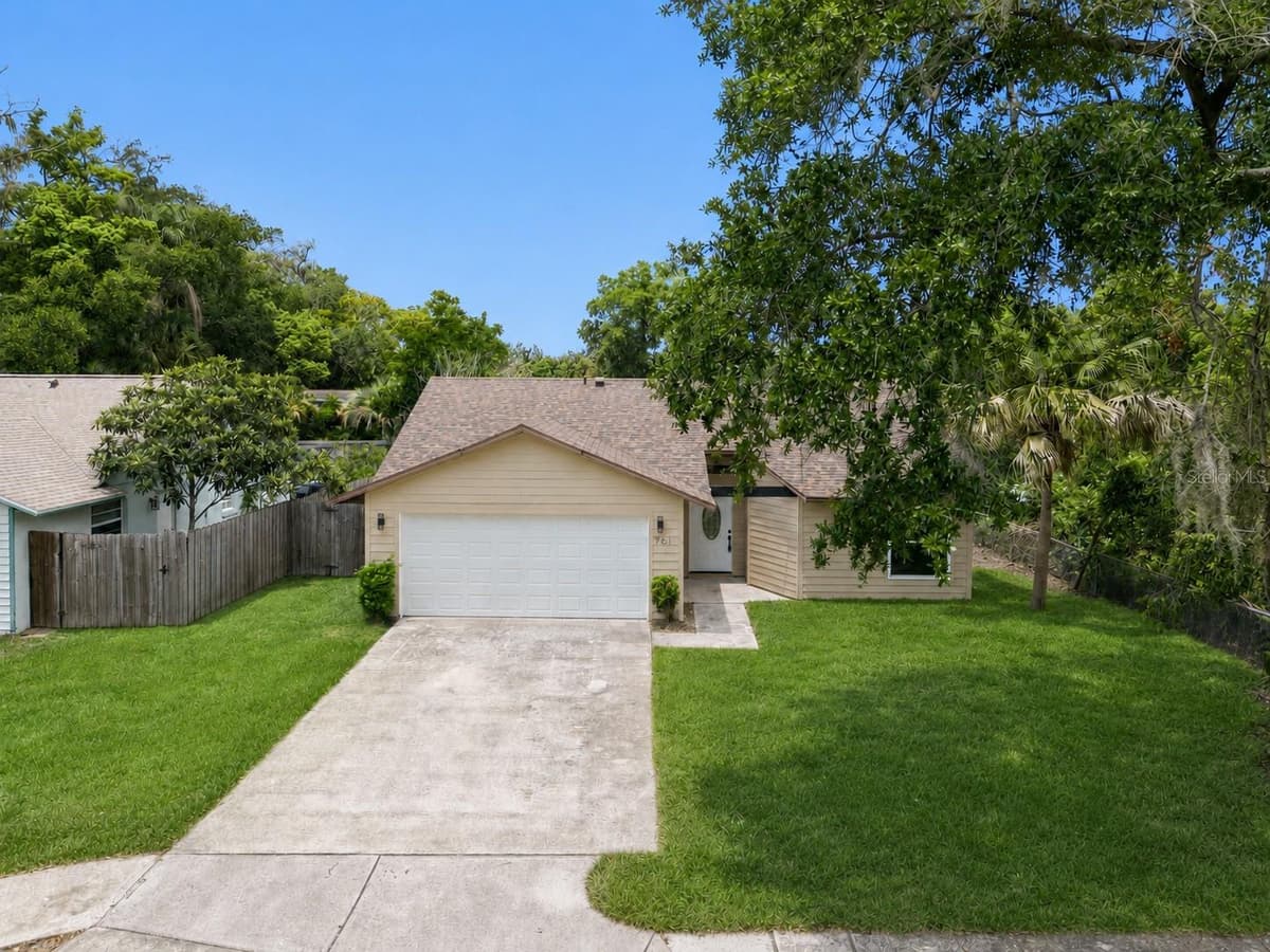 761 ROBINHOOD DRIVE — photo 3 of 41