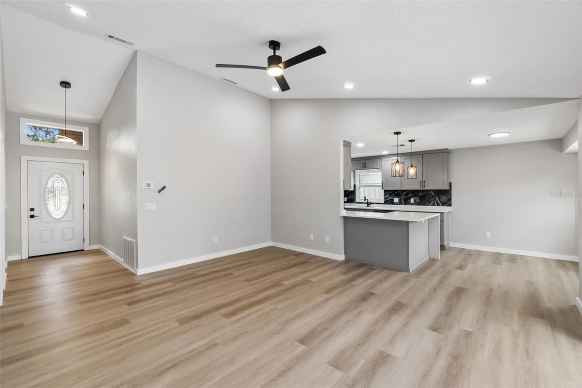 761 ROBINHOOD DRIVE — photo 5 of 41