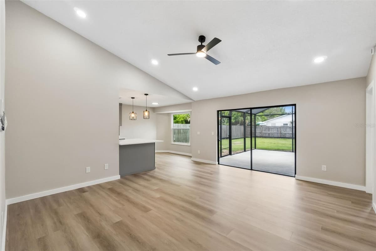 761 ROBINHOOD DRIVE — photo 6 of 41