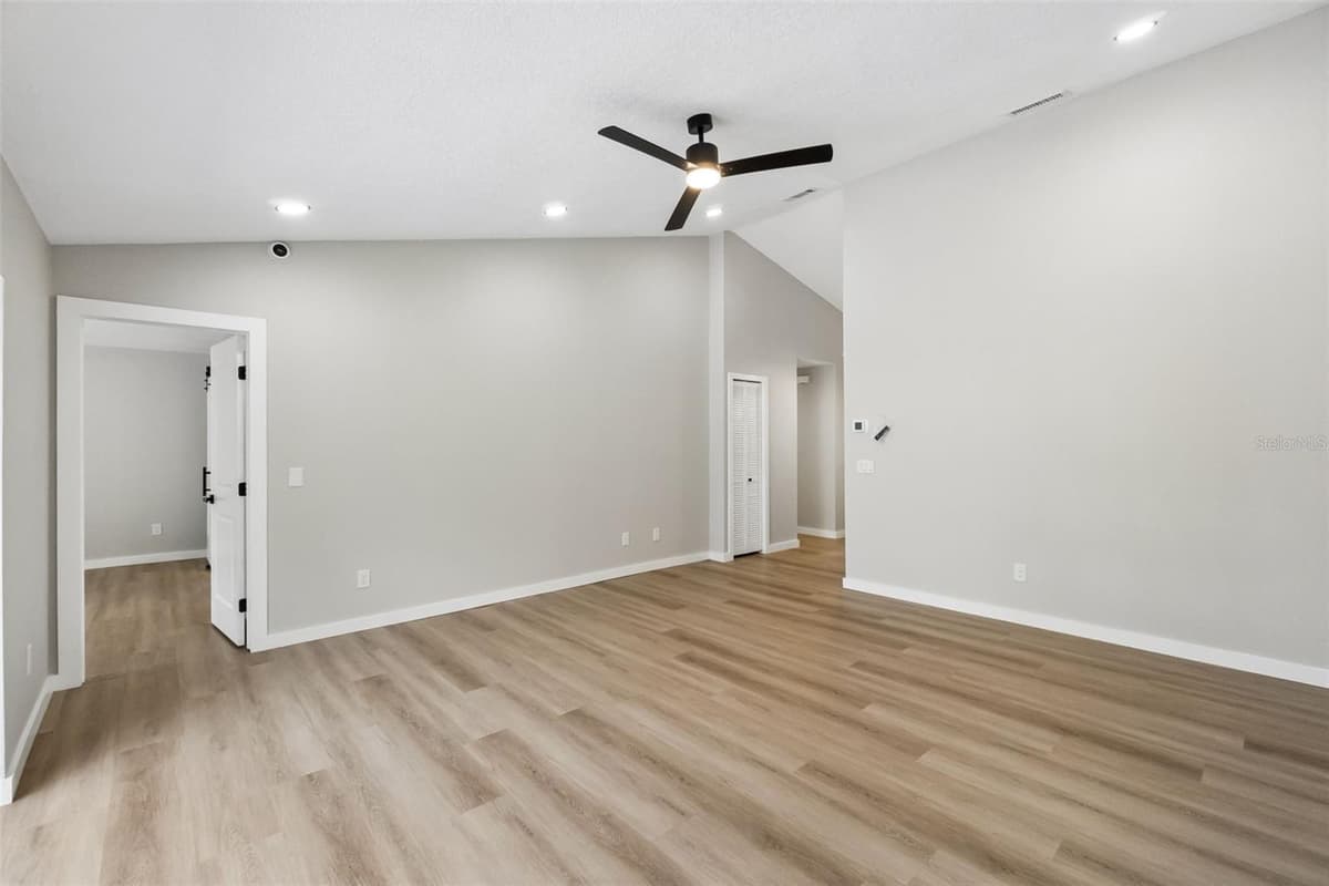 761 ROBINHOOD DRIVE — photo 11 of 41