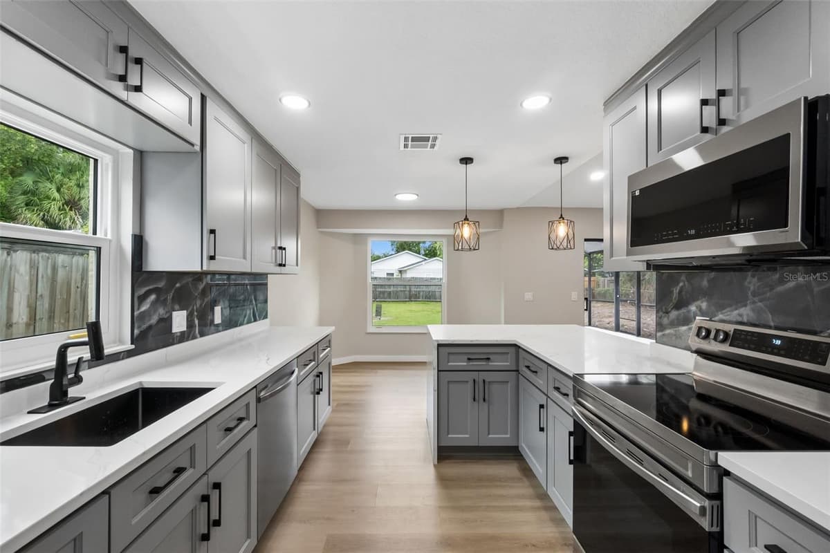 761 ROBINHOOD DRIVE — photo 8 of 41