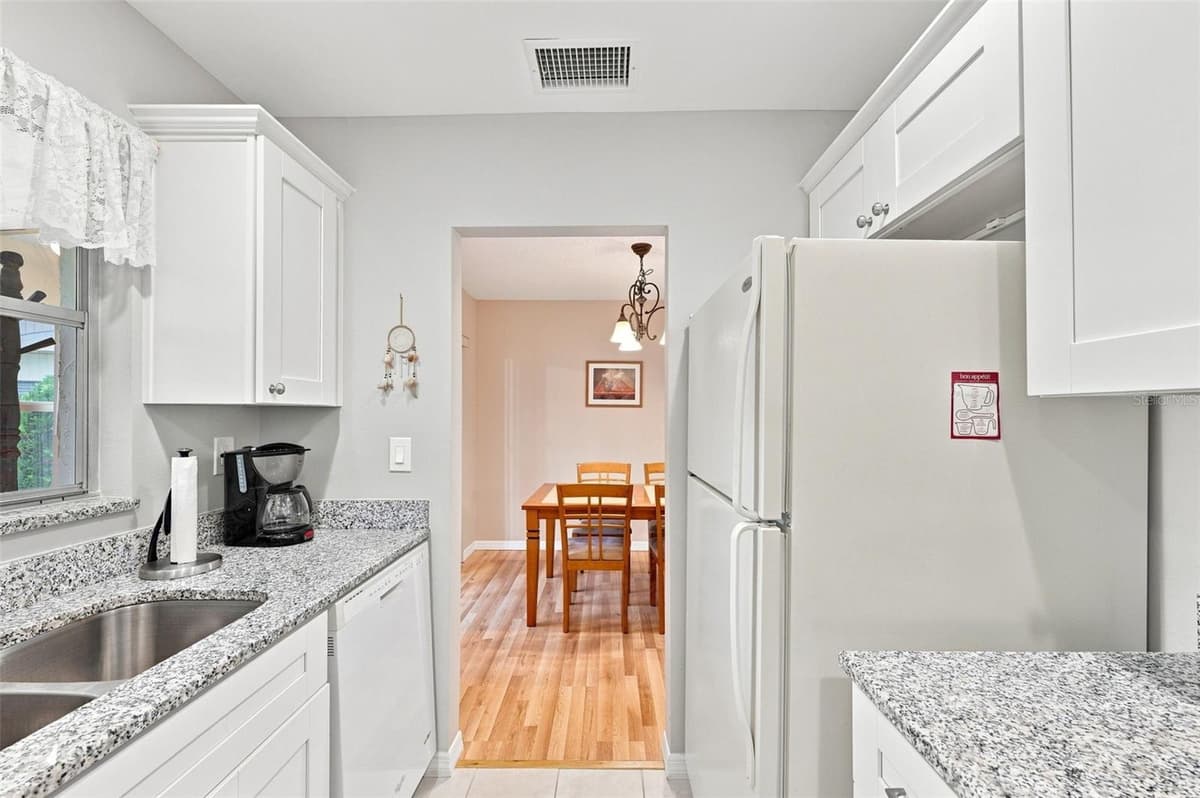 1906 CANTERBURY LANE — photo 12 of 89