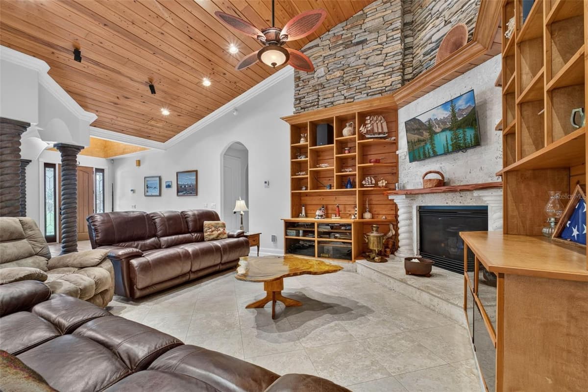 13342 LAKE YALE ROAD — photo 17 of 100