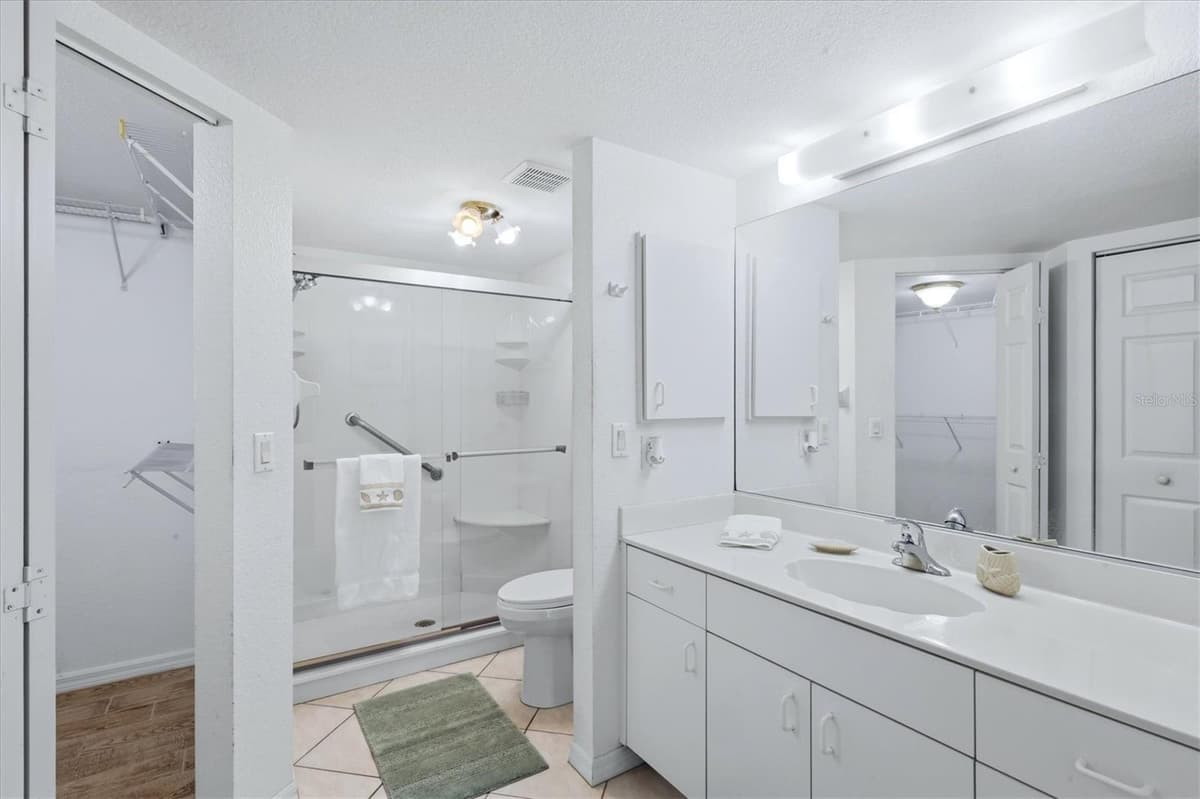 5725 GREENWOOD AVENUE — photo 18 of 21