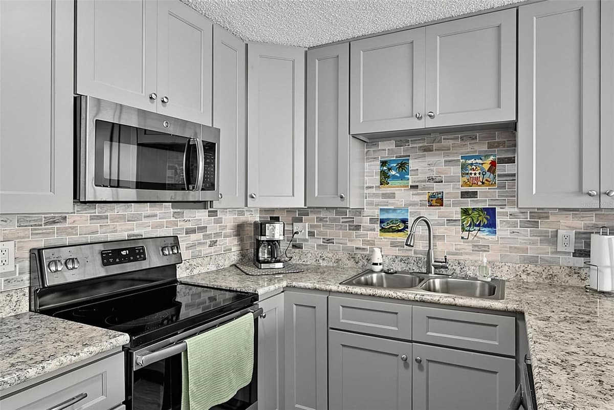 1433 ATLANTIC AVENUE — photo 10 of 34