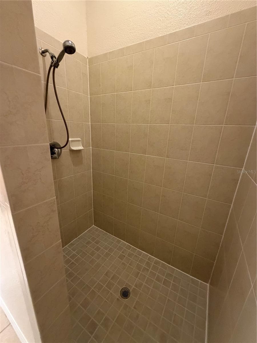 18179 MABERLY ROAD — photo 13 of 26