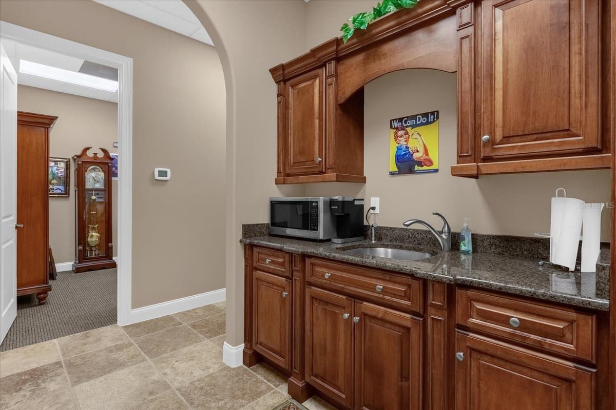 1507 PARK CENTER DRIVE — photo 18 of 30