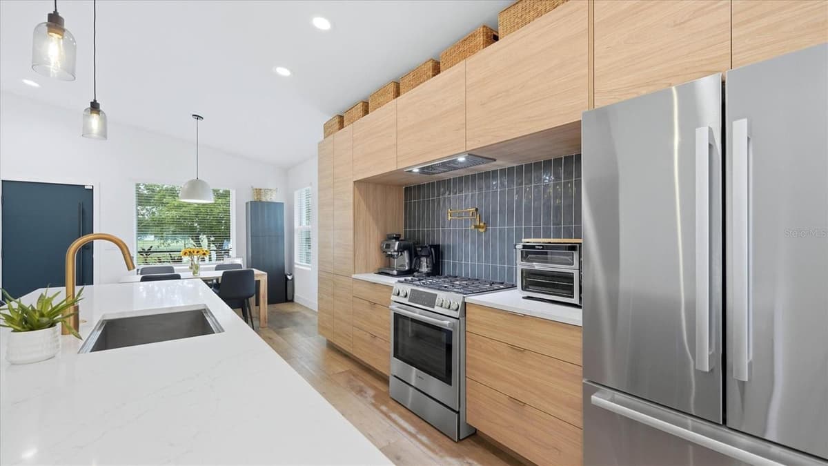 1919 42ND STREET — photo 14 of 47
