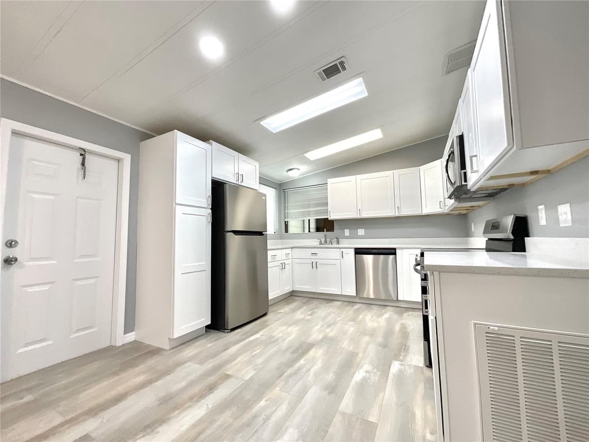 2612 MCDANIEL DRIVE — photo 4 of 22