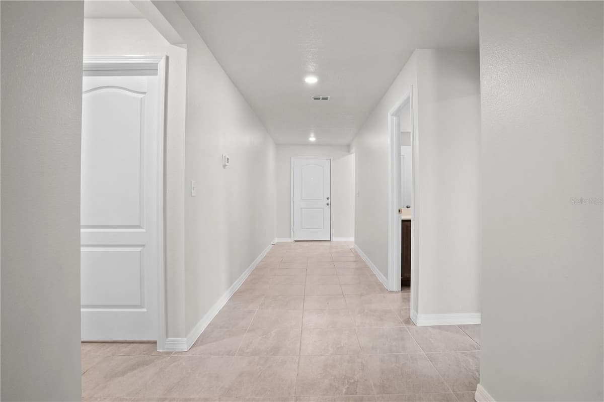 123 VIOLET COURT — photo 6 of 39