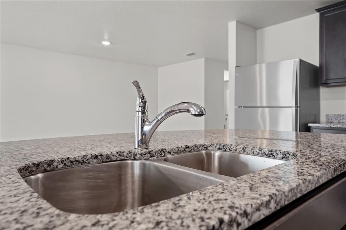 123 VIOLET COURT — photo 14 of 39