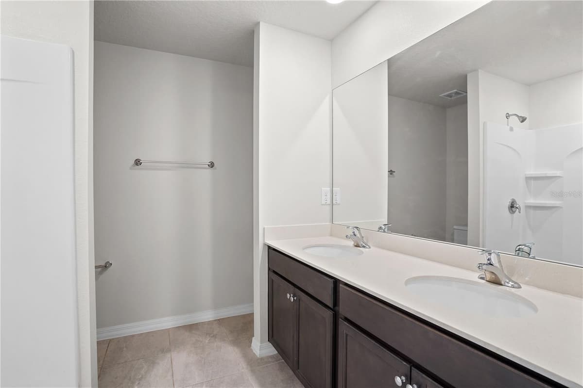 123 VIOLET COURT — photo 18 of 39