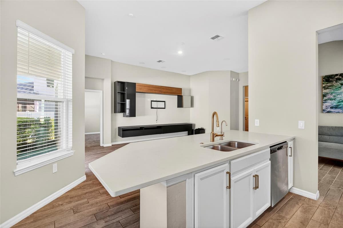 1910 GOBLET COVE STREET — photo 12 of 39
